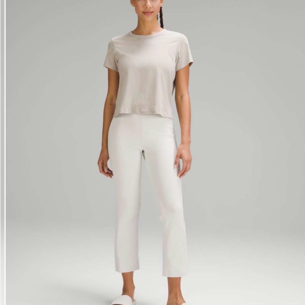 Ribbed Softstreme Zip-Leg HR Crop 25”. Size 12 NWT